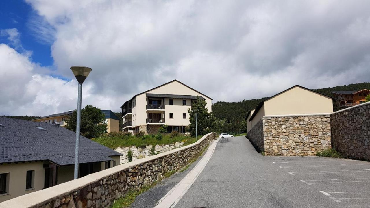 Charmant Studio Face Aux Pyrenees Font-Romeu-Odeillo-Via Exterior photo